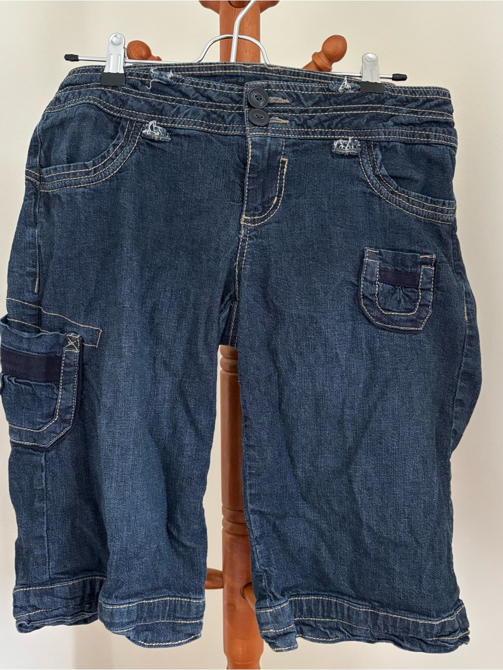 VNTG/Y2K Low Waisted Rewind Dark Blue Relaxed Women's Denim Cargo Shorts